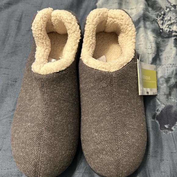 Comfy Slippers - Picture 1 of 3